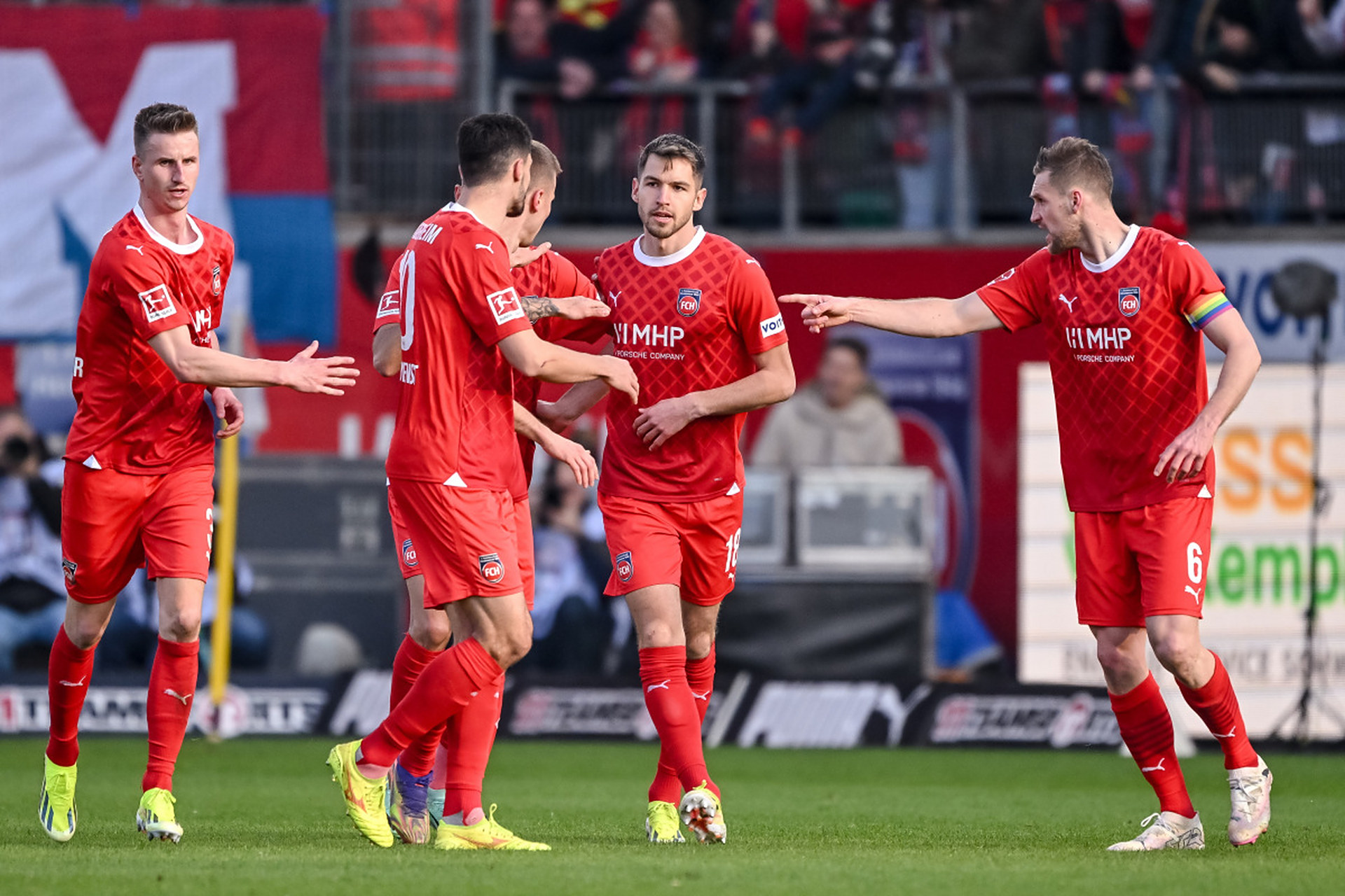 关于奥格斯堡连胜告终，士气受挫的信息