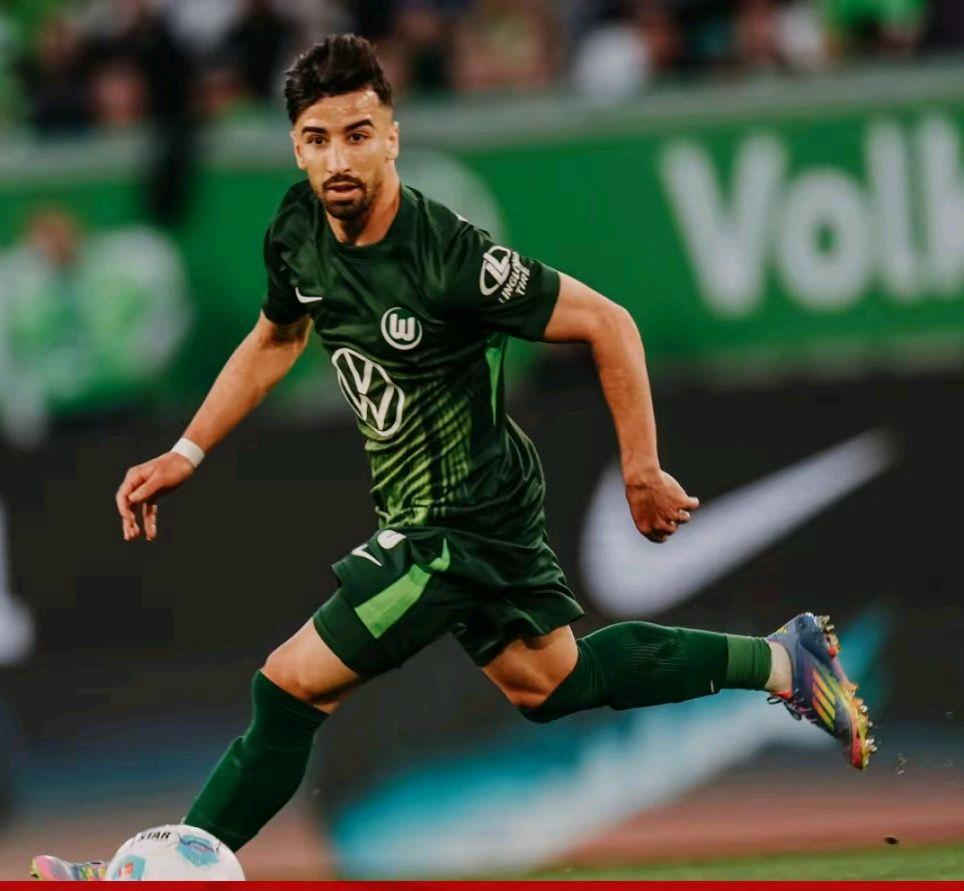 包含沃尔夫斯堡球员伤停增加，备战困难的词条