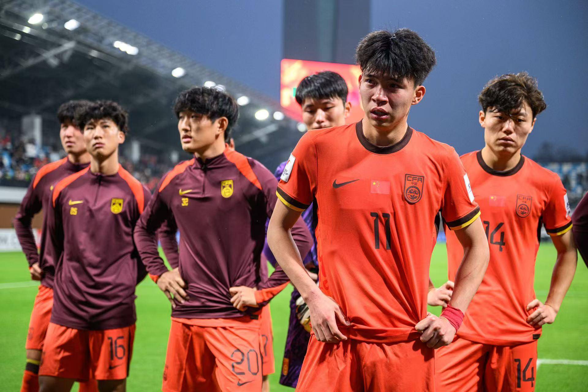 中国足球职业联赛再现巅峰对抗