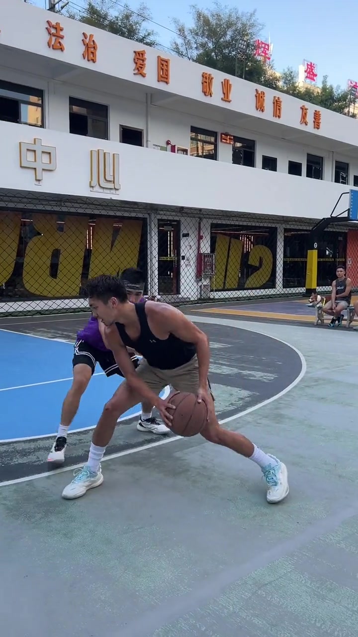 包含技高一筹！球员们在比赛中展现绝技的词条