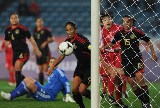 包含墨西哥女足新秀荣获U国际杯冠军的词条