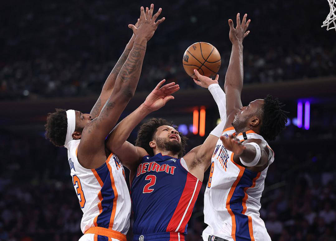 活塞后卫底角射中绝杀，惊险获胜