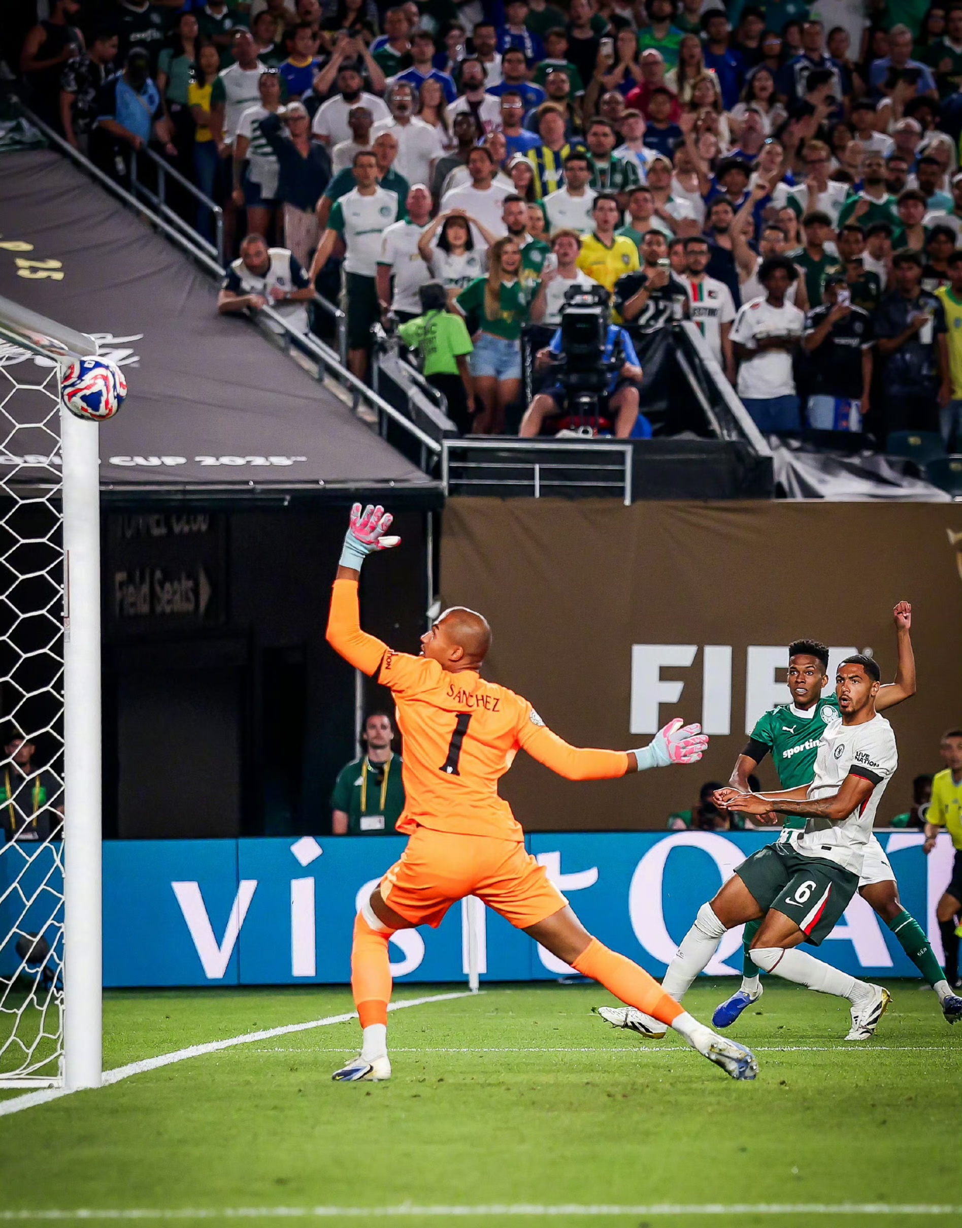 关于戴维斯杯鏖战联合杯,西西帕斯高光表现的信息 关于戴维斯杯鏖战联合杯,西西帕斯高光表现的信息