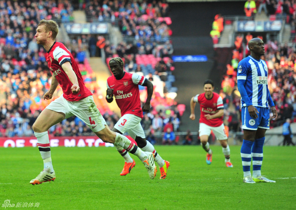 阿森纳逆转维冈加入争四大军团 阿森纳逆转维冈加入争四大军团