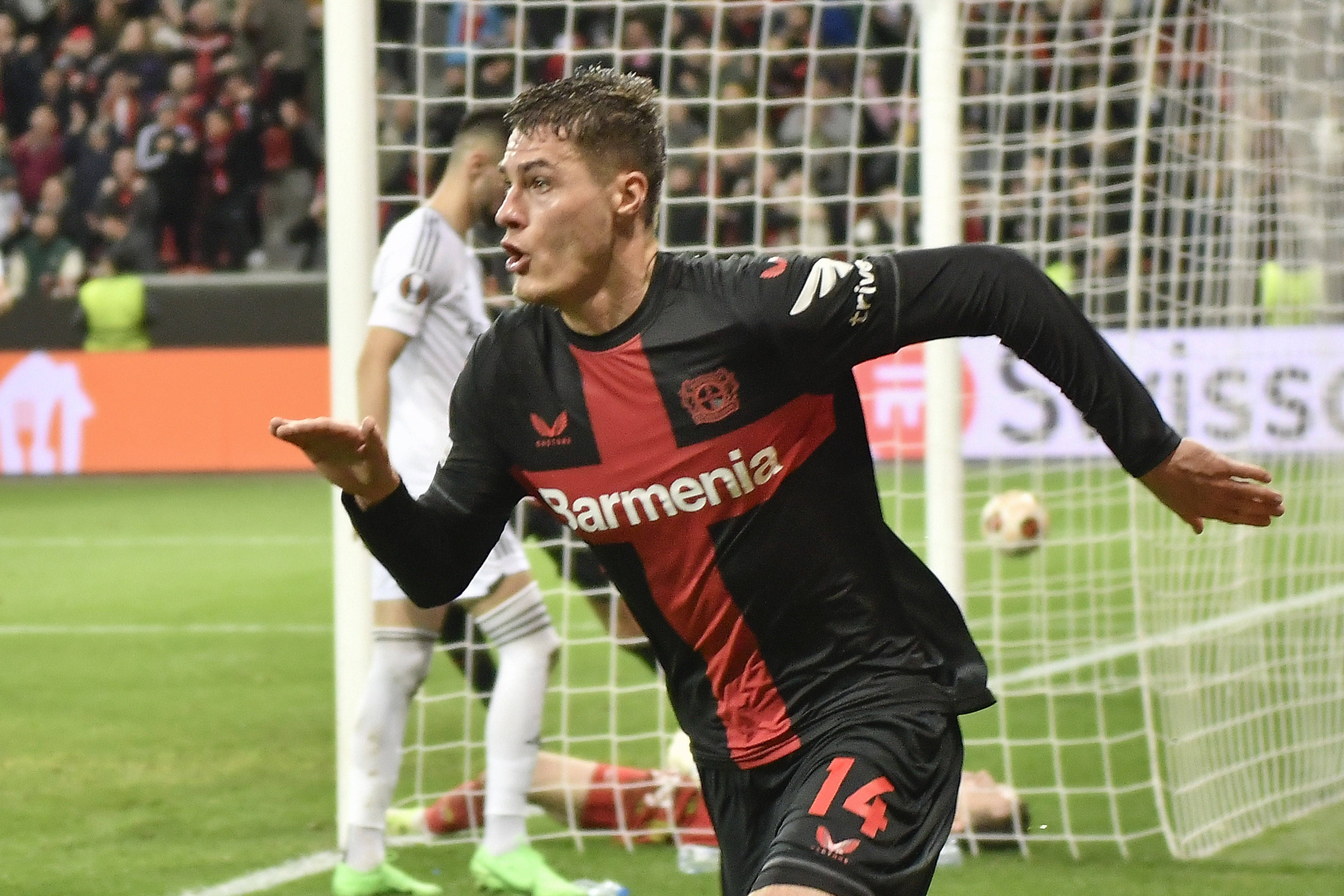 勒沃库森力克多特蒙德，哈弗茨扛起全队