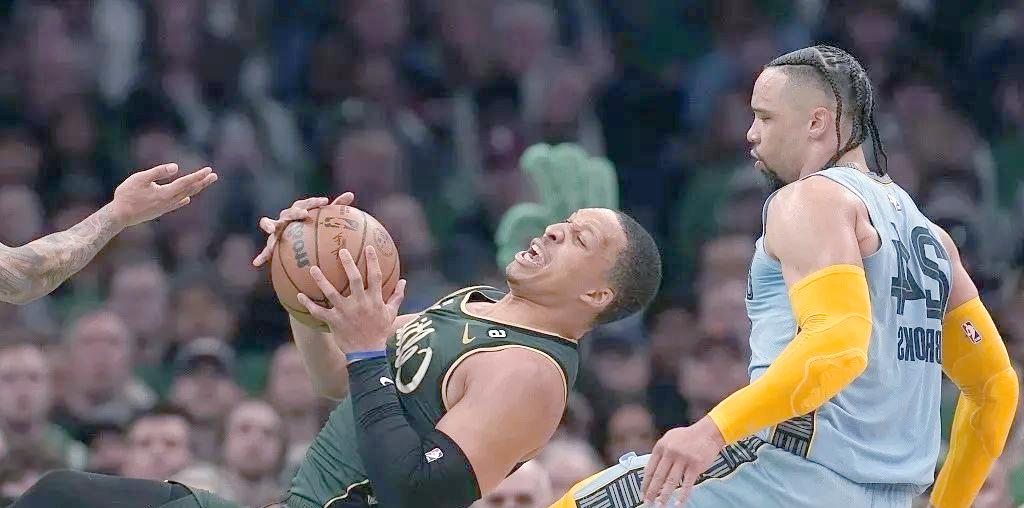 雄鹿逆转辽宁队,霍勒迪刷新纪录 雄鹿逆转辽宁队,霍勒迪刷新纪录