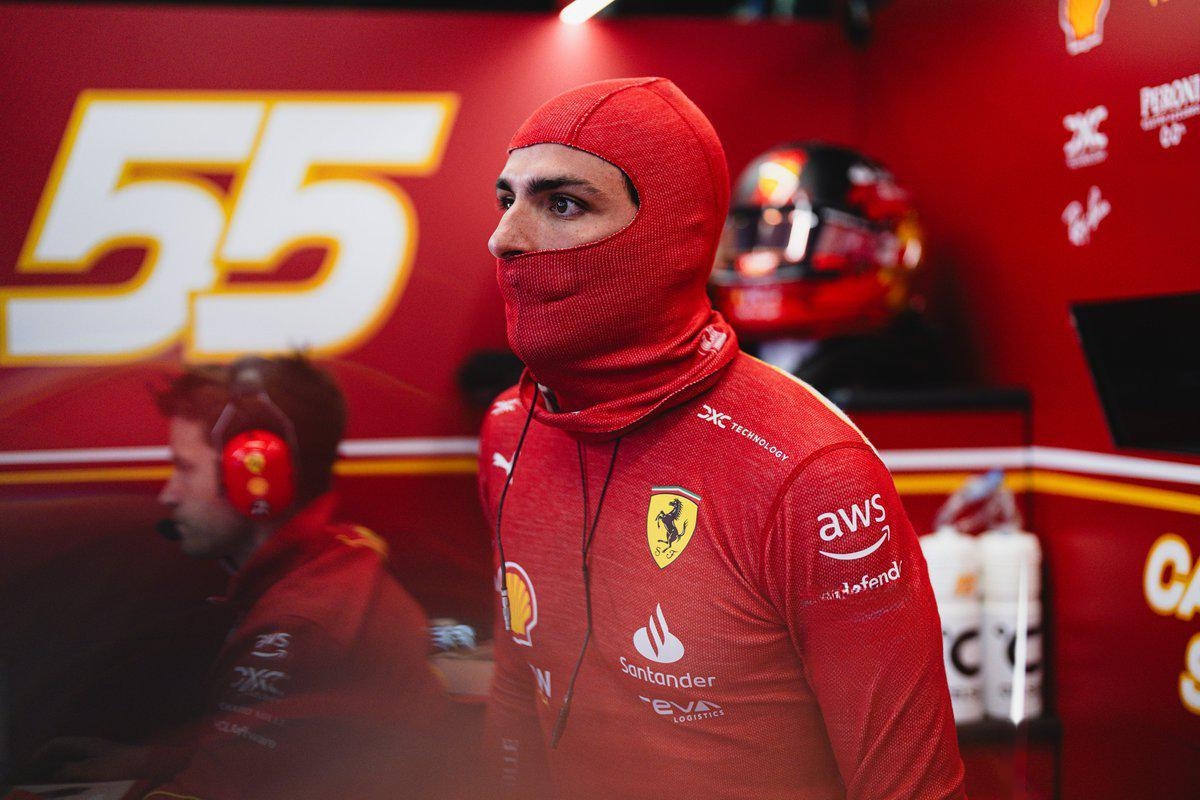 雷诺车队横扫红牛车队，皮亚斯特里高光表现