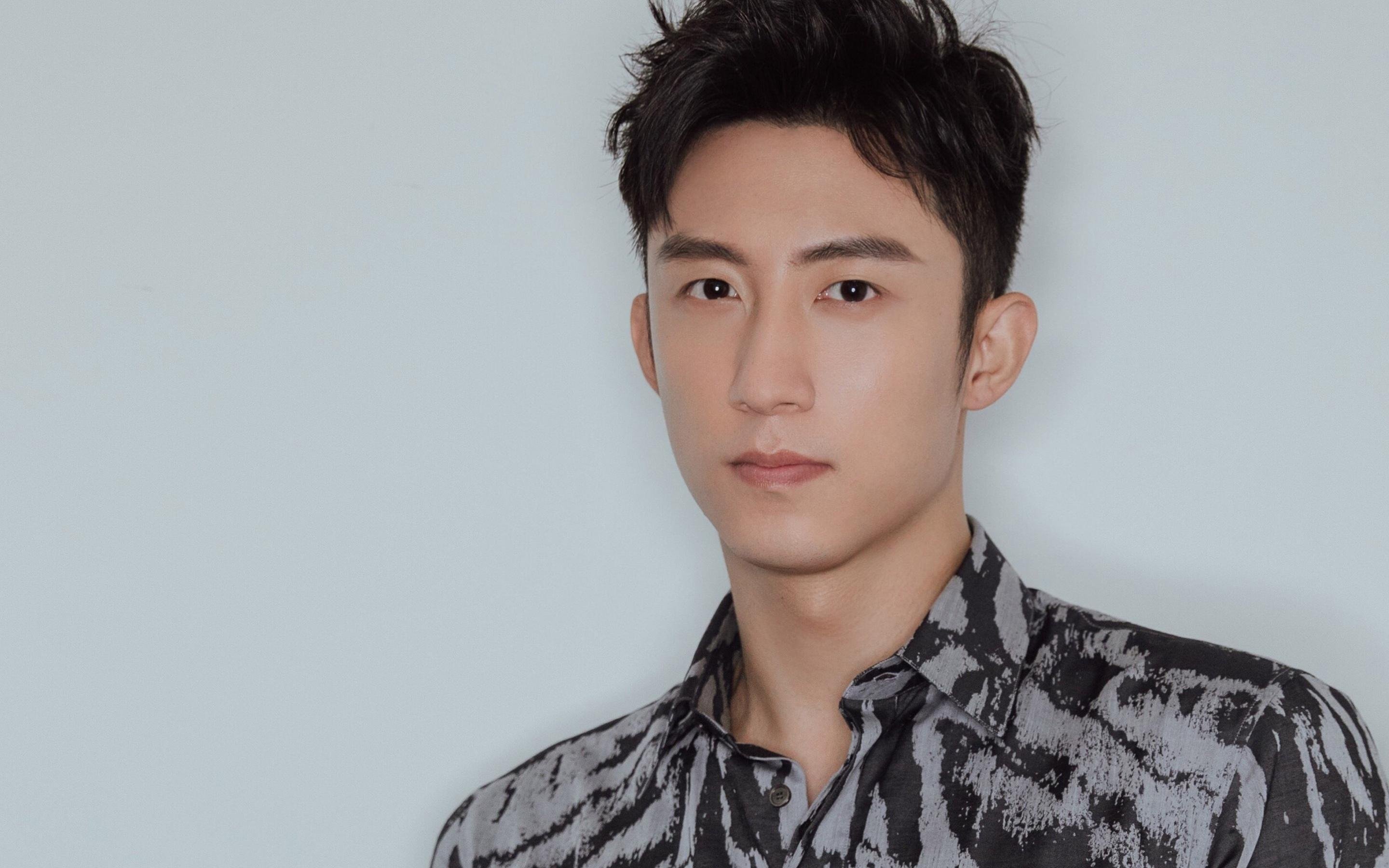 双星闪耀，勒沃库森提前终结澳大利亚悬念，卡瓦哈尔在NBA季后赛接管比赛